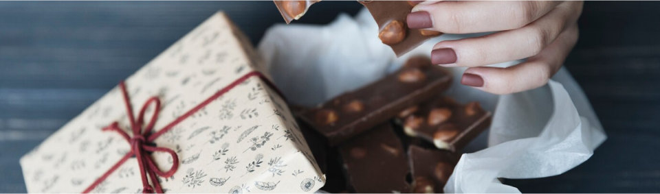 Na Loja Santo Antonio, além da grande variedade em produtos de confeitaria para montar lindos kits e cestas, você encontra embalagens, caixas, fitas e laços para deixar o presente lindo. Aproveite as promoções do Dia das Mães que faremos nessa data tão especial para todas as mamães.